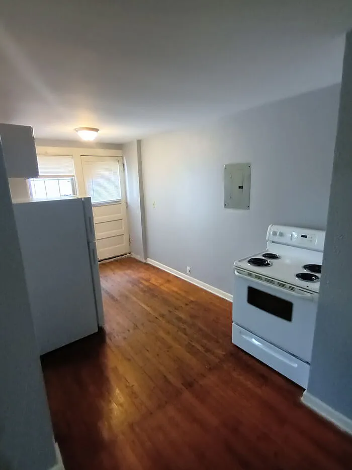 1 bed, 1.0 bath, $725 — Photo 1