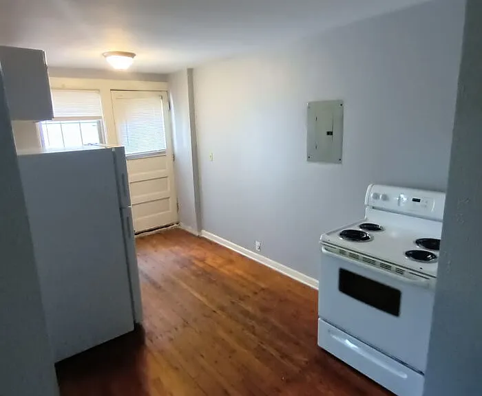 10205 Madison Ave #5 — Photo 1