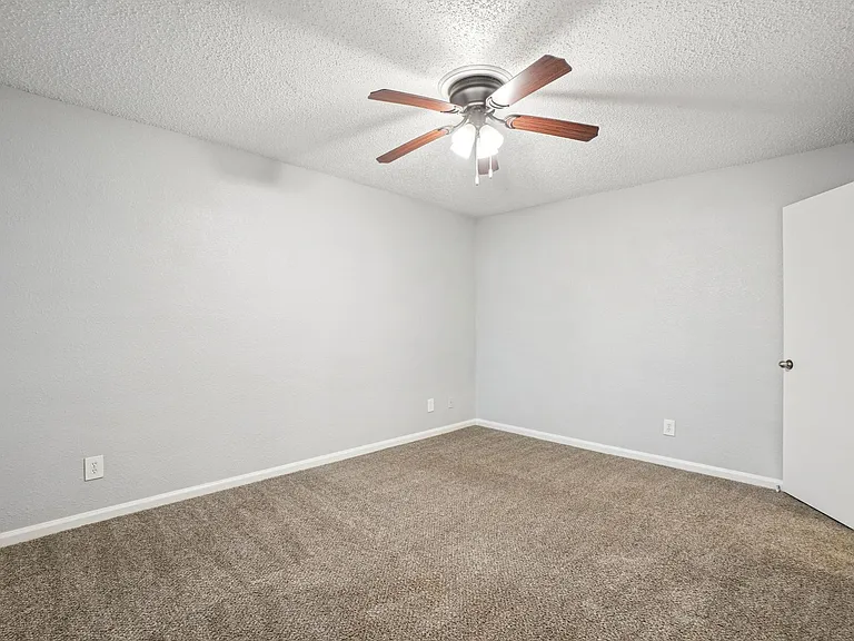 Don't Miss Out Biltmore Homes Leasing Fast — Photo 49