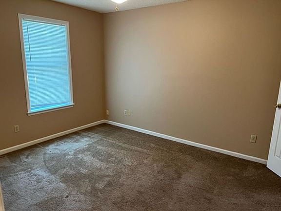 5th image of 148 Blue Pool Dr