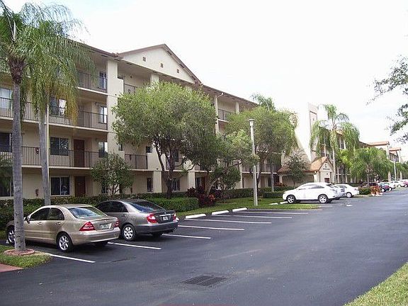 2nd image of 900 SW 142nd Ave APT 406L