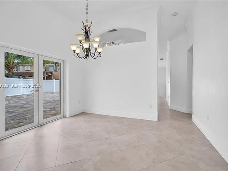 15715 SW 76th Ter — Photo 10