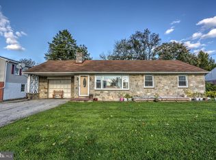 189 Eastbrook Rd, Smoketown, PA 17576