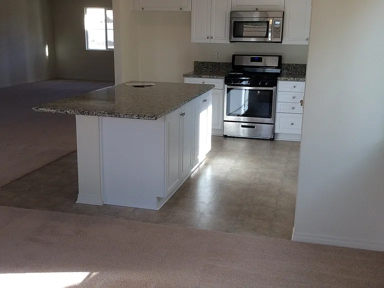 12911 Shawnee St — Photo 10
