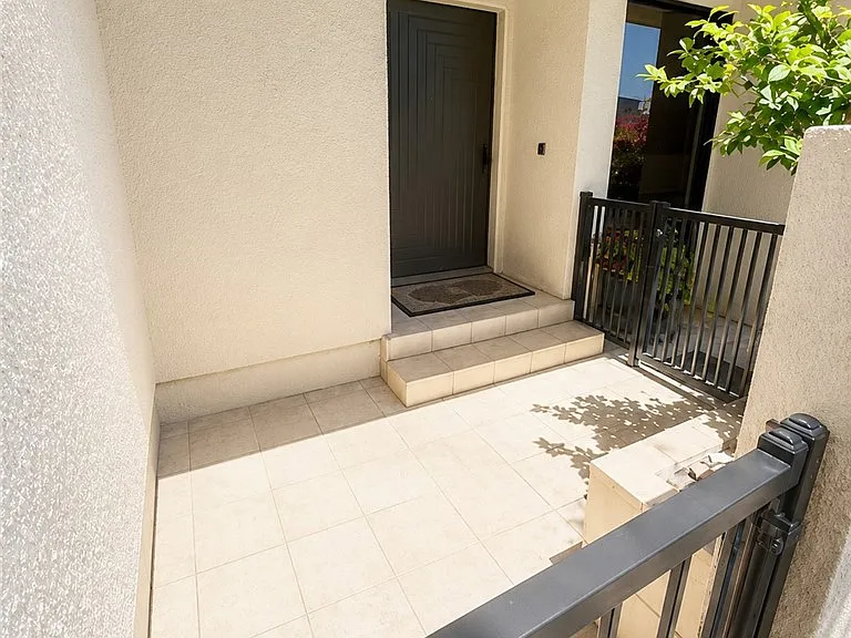 2451 Century Hl — Photo 2