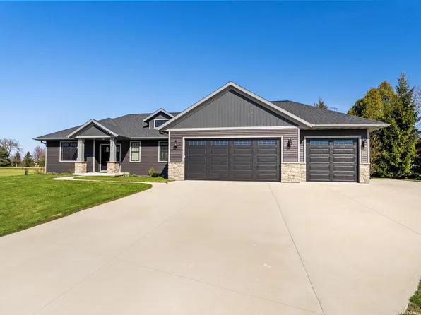 W2466 South Kapur DRIVE, Sheboygan Falls, WI 53085