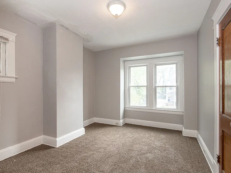 15401 Grovewood Ave — Photo 15