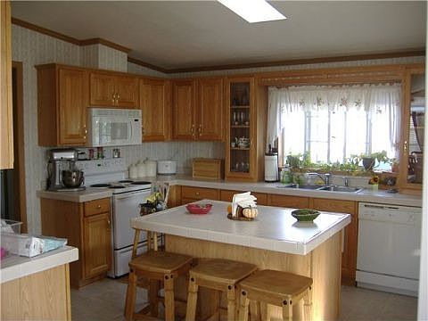 2nd image of 128 Fiddler Ave