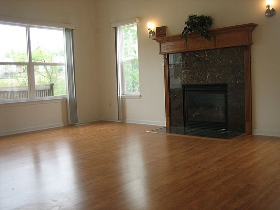 Great Room with Vaulted Ceiling and Gas Fireplace