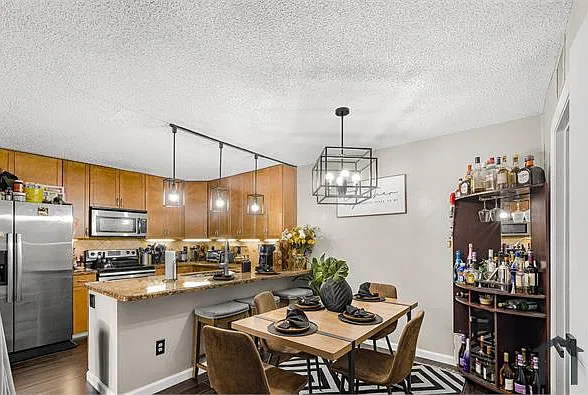 3 bed, 1344 sqft, $3,400 — Photo 4