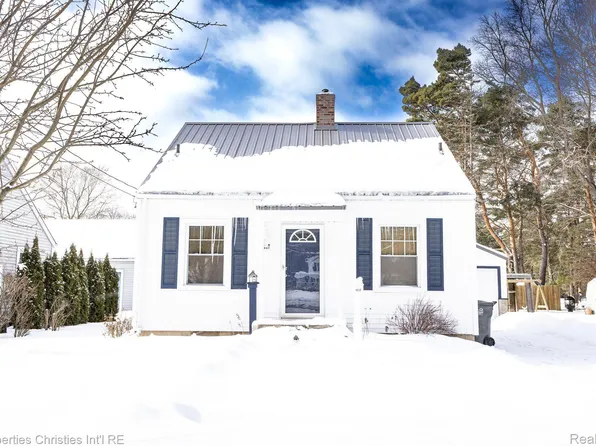 4217 Jefferson Ave, Midland, MI 48640
