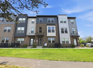 2118 Acadia Rd, Herndon, VA 20170