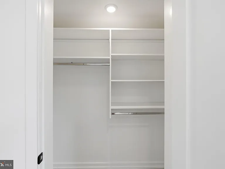 209 New St #5E — Photo 12