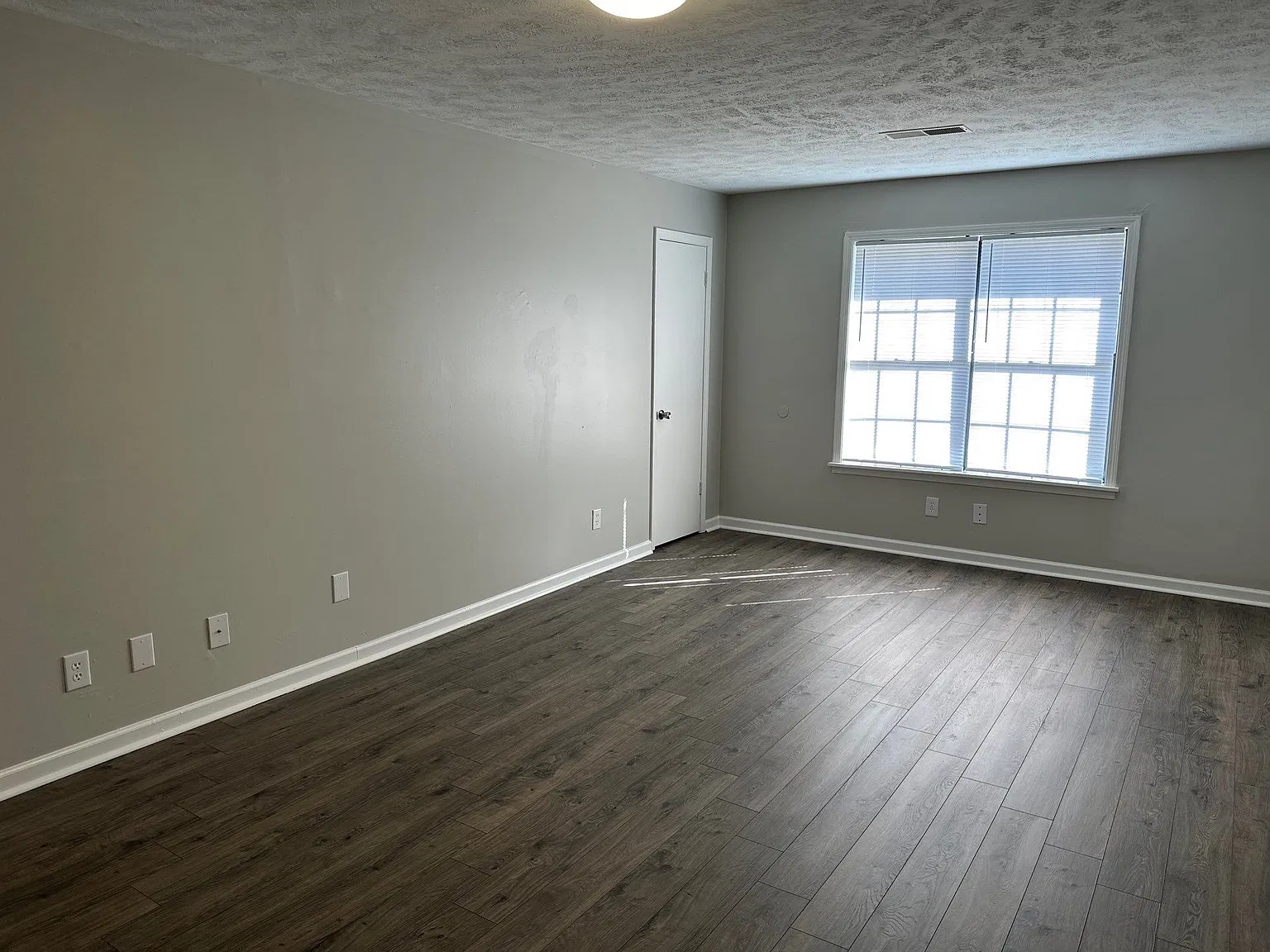 2 bed, 1.5 bath, 1007 sqft, $1,000 — Photo 4