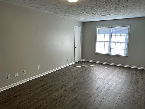 4th image of 252 Tinker Hill Cv APT C