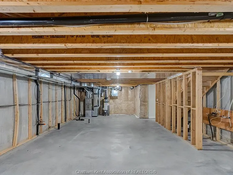 864 Park Ave W — Photo 31