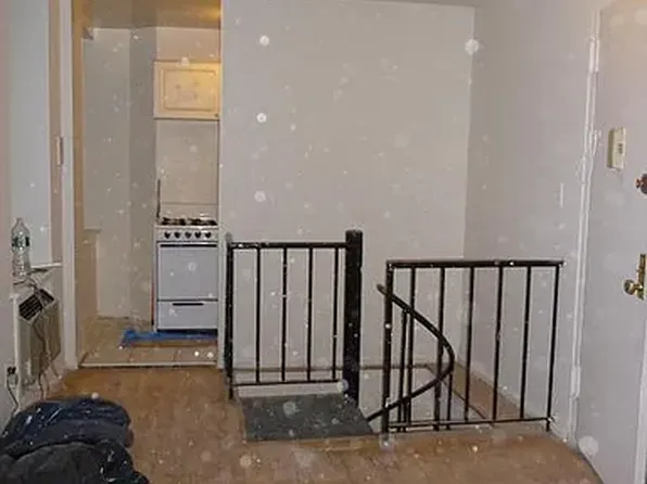 336 East 95th Street image 2 of 5