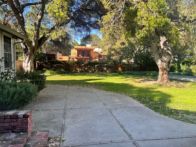 3 bed, 2550 sqft, $15,000 — Photo 2