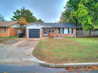 605 SW 10th St, Moore, OK, 73160
