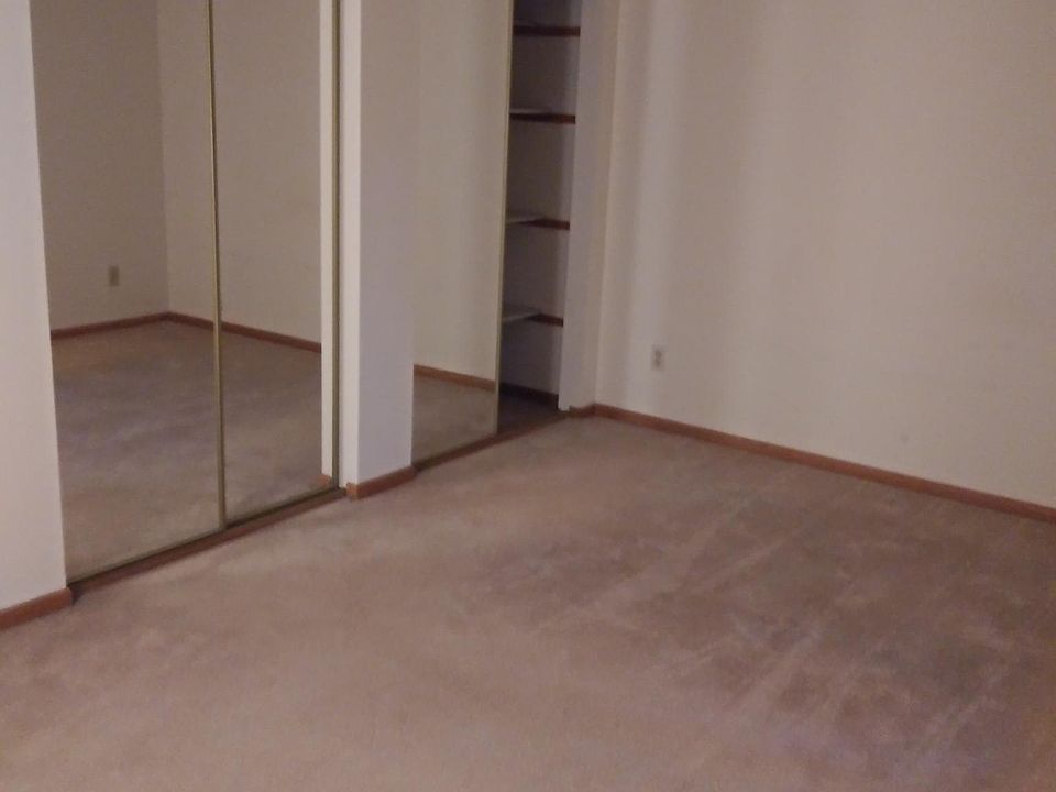 1st image of 155 W Oak Leaf Dr Unit 10
