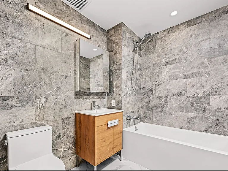 2431 Dean St #707 — Photo 4