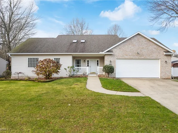 1589 Hawthorn St, Mogadore, OH 44260