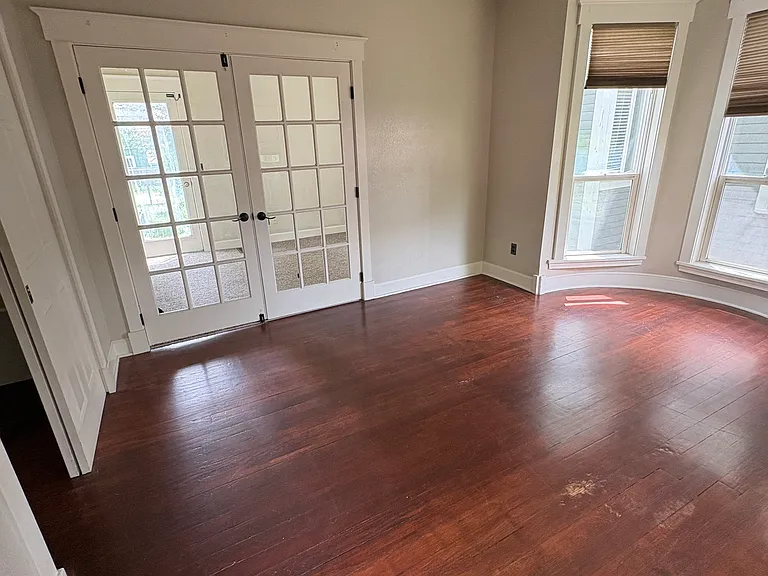1105 E Platte Ave — Photo 4