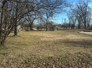 913 S Catherine St, Terrell, TX 75160