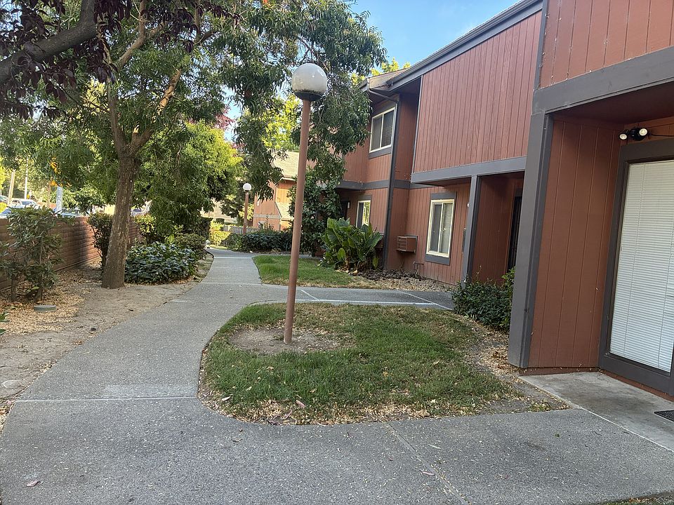 1st image of 38627 Cherry Ln APT 13