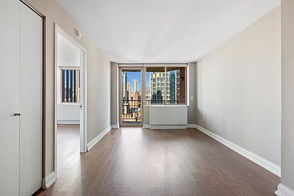 Rented by Greystar | media 38