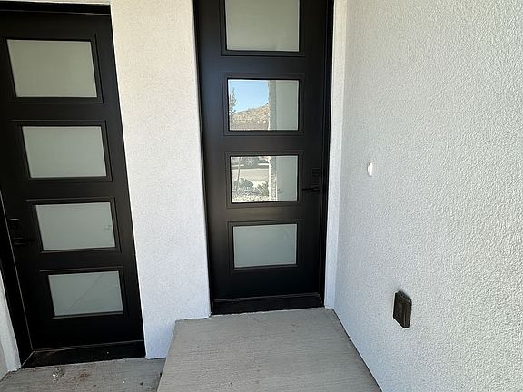 2nd image of 917 S Willow Dr