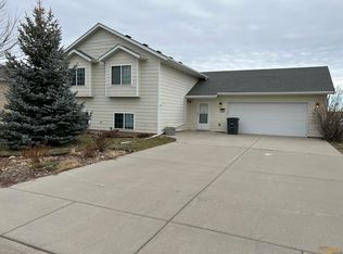 320 Freude Ln, Box Elder, SD 57719