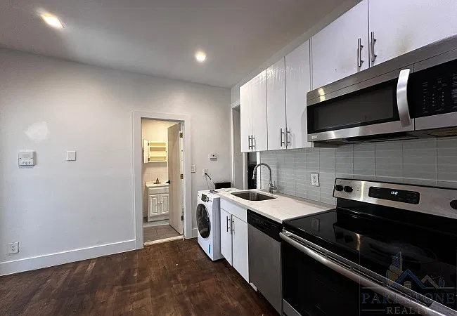 196 Clinton Ave — Photo 3