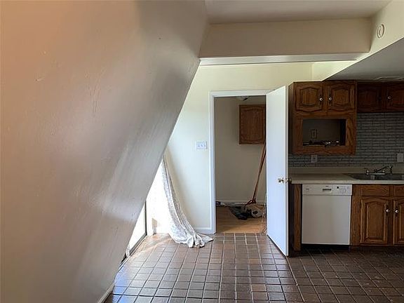 5th image of 1308 Cordell St