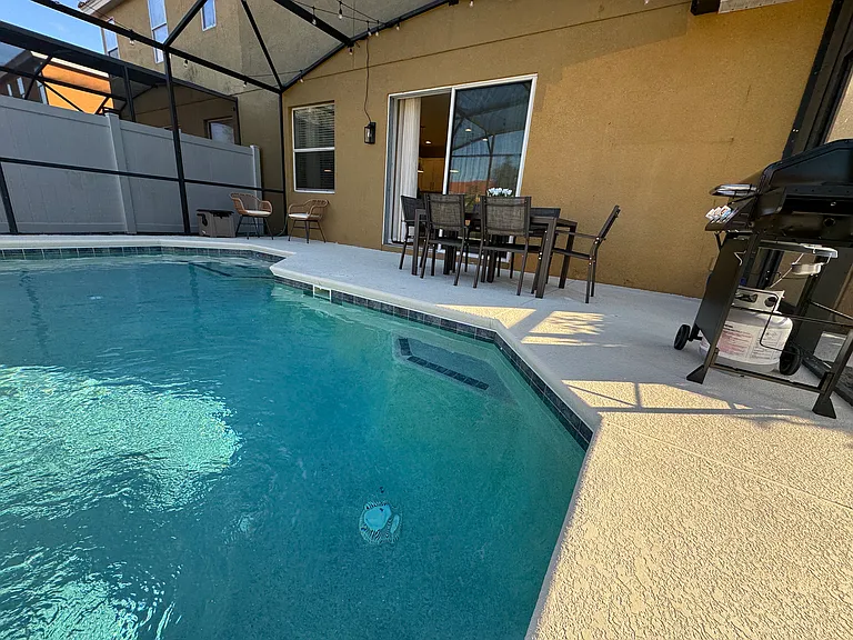 470 Las Fuentes Dr — Photo 2