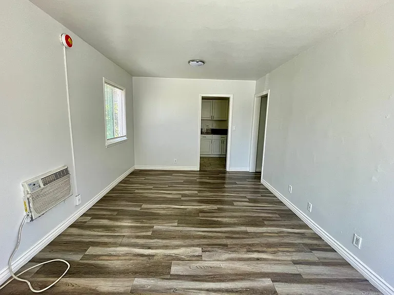 1142 N Madison Ave #2 — Photo 11