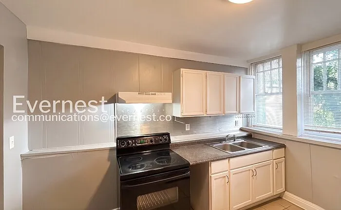 32 Woodlawn Dr #2 — Photo 4