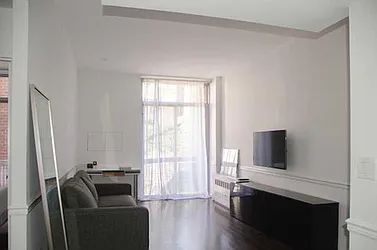 Rented by R New York