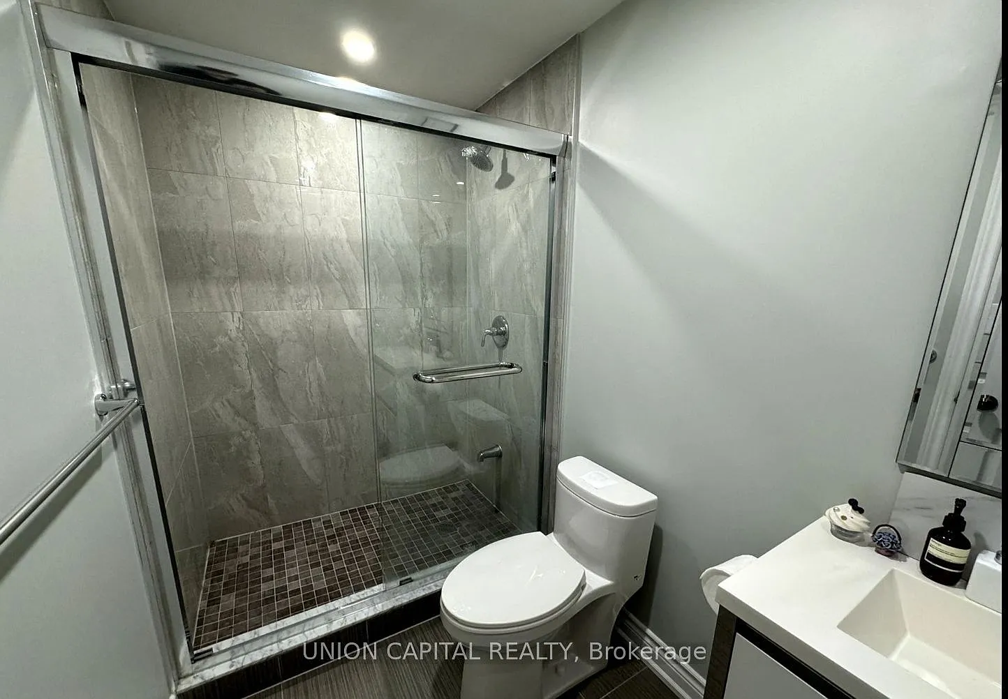 1 bed, $1,300 — Photo 3