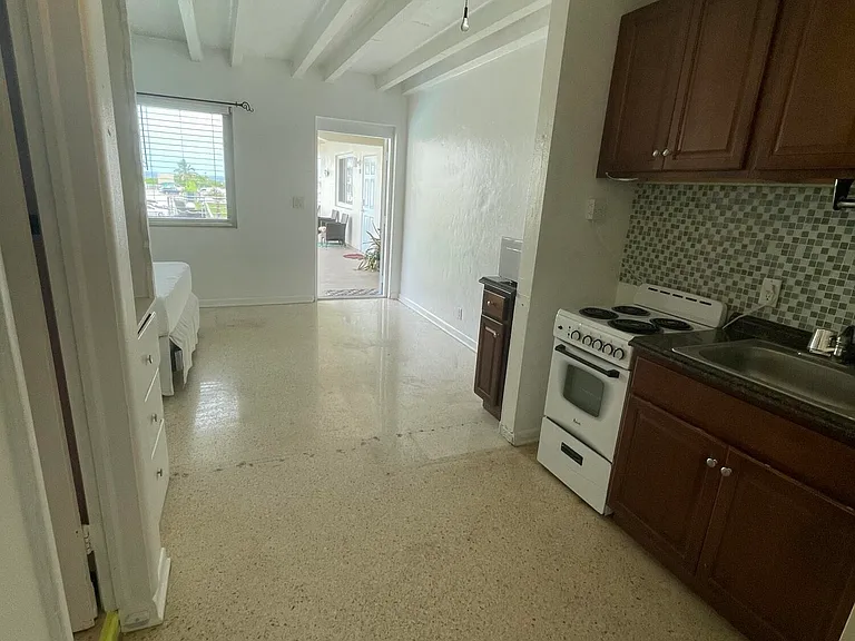 100 Cascade Ln #8 — Photo 5