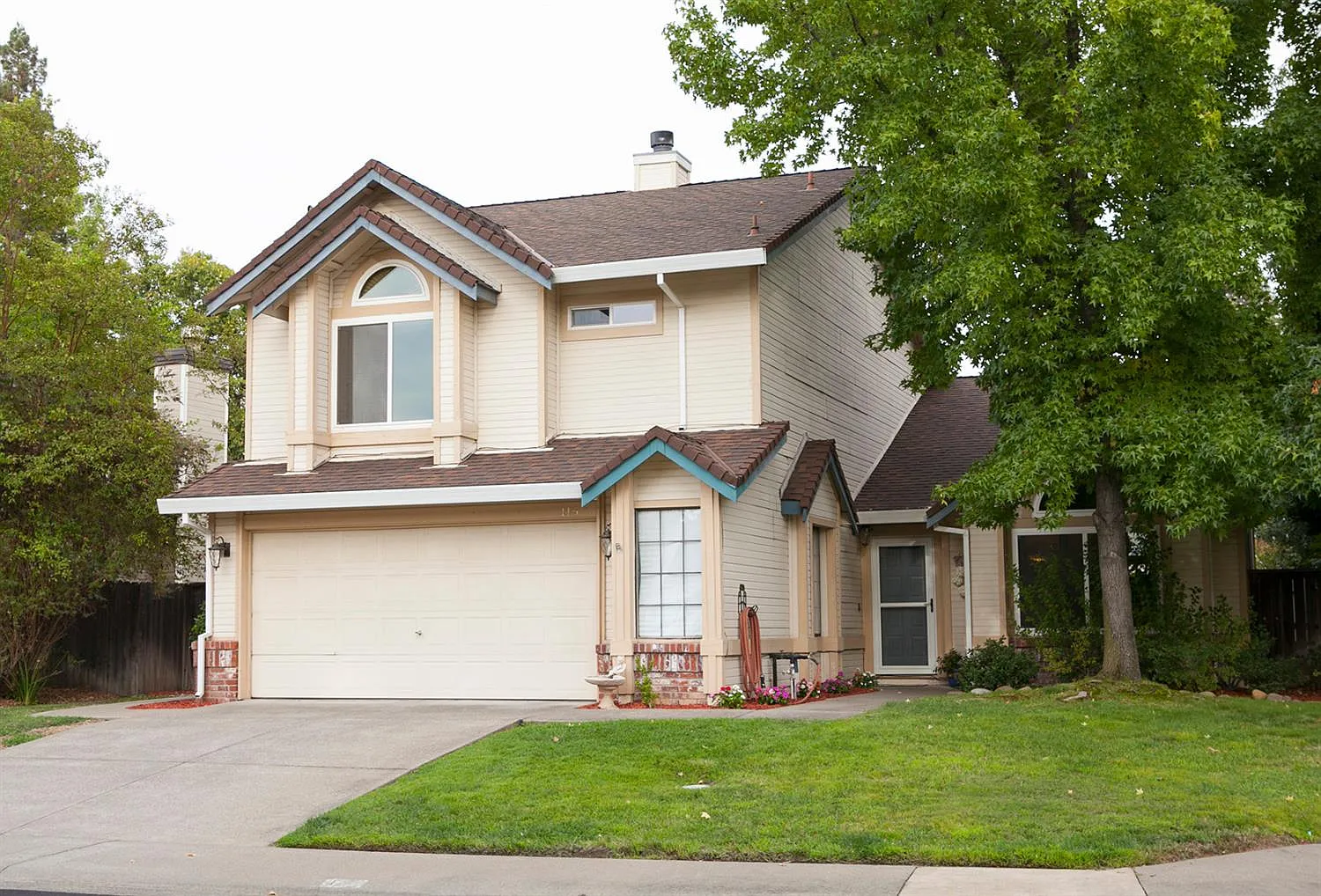 116 Chesterfield Way photo 1