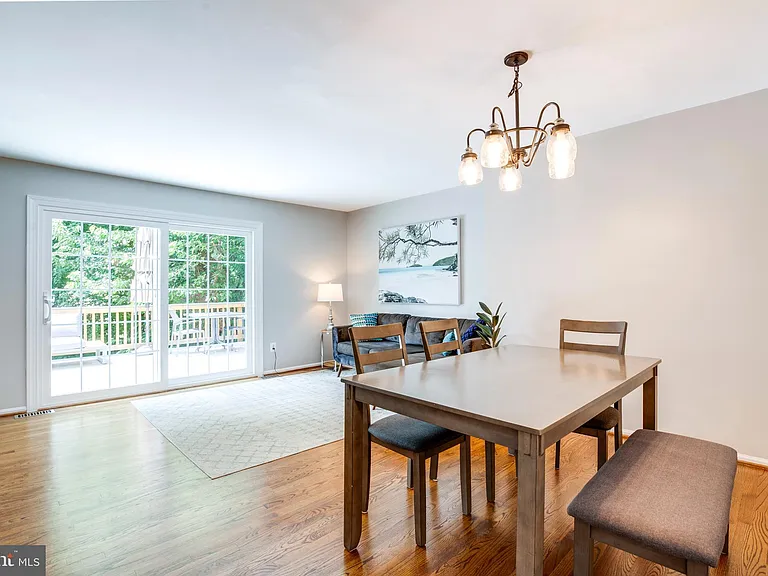 8657 Dellway Ln — Photo 12