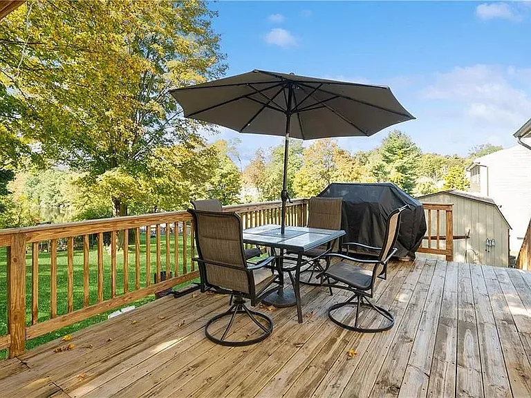 129 Pine Tree Rd — Photo 16