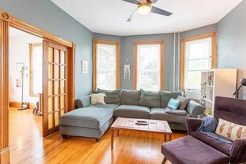 1st image of 918 W 26th St #1