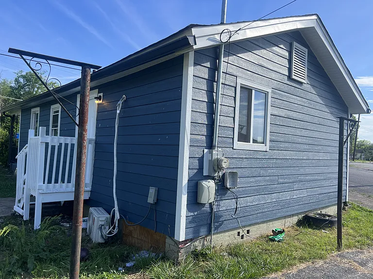 2305 Glass St — Photo 11