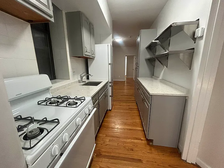 530 E 83rd St #1E — Photo 3