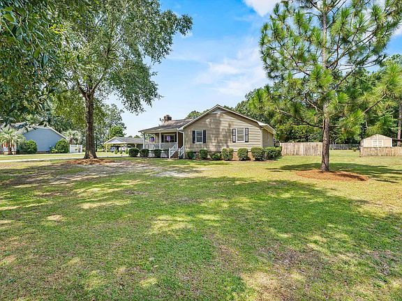 2nd image of 377 Woodland Cir