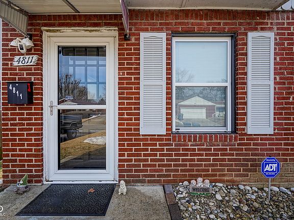 4th image of 4811 Stratford Ave