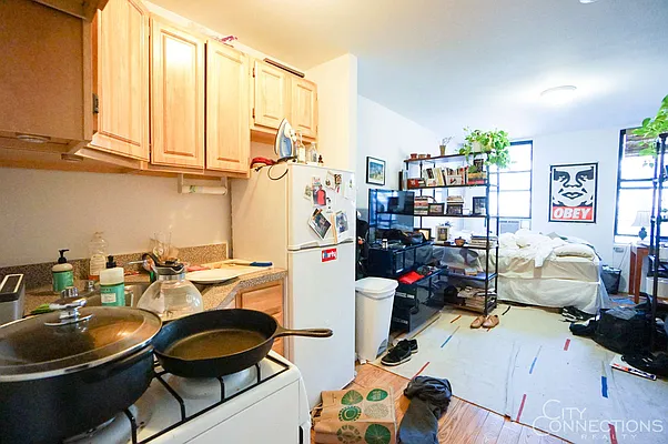 Rented by City Connections Realty | media 7