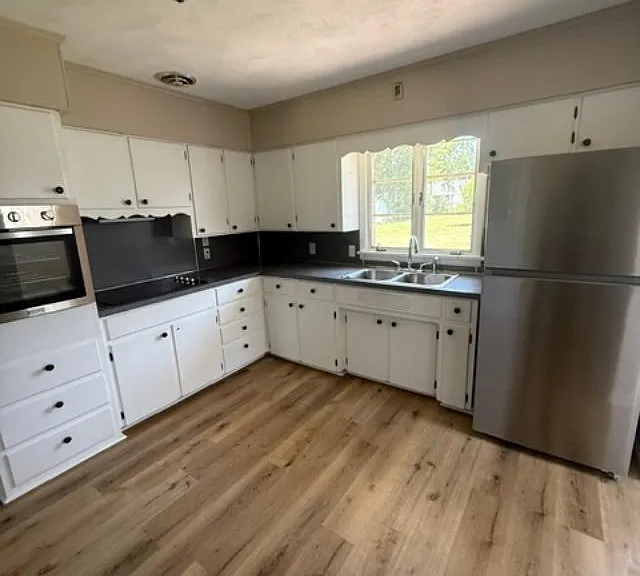 Kitchen- all new appliances